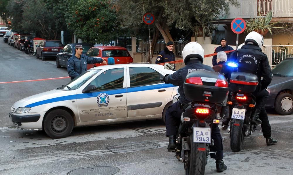 Έπεσαν πυροβολισμοί στο Κορωπί - Άρπαξαν 120.000 ευρώ